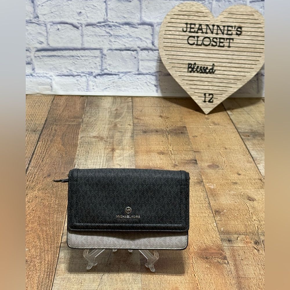 Jet Set Small Two-Tone Logo Smartphone Crossbody Bag *missing strap*